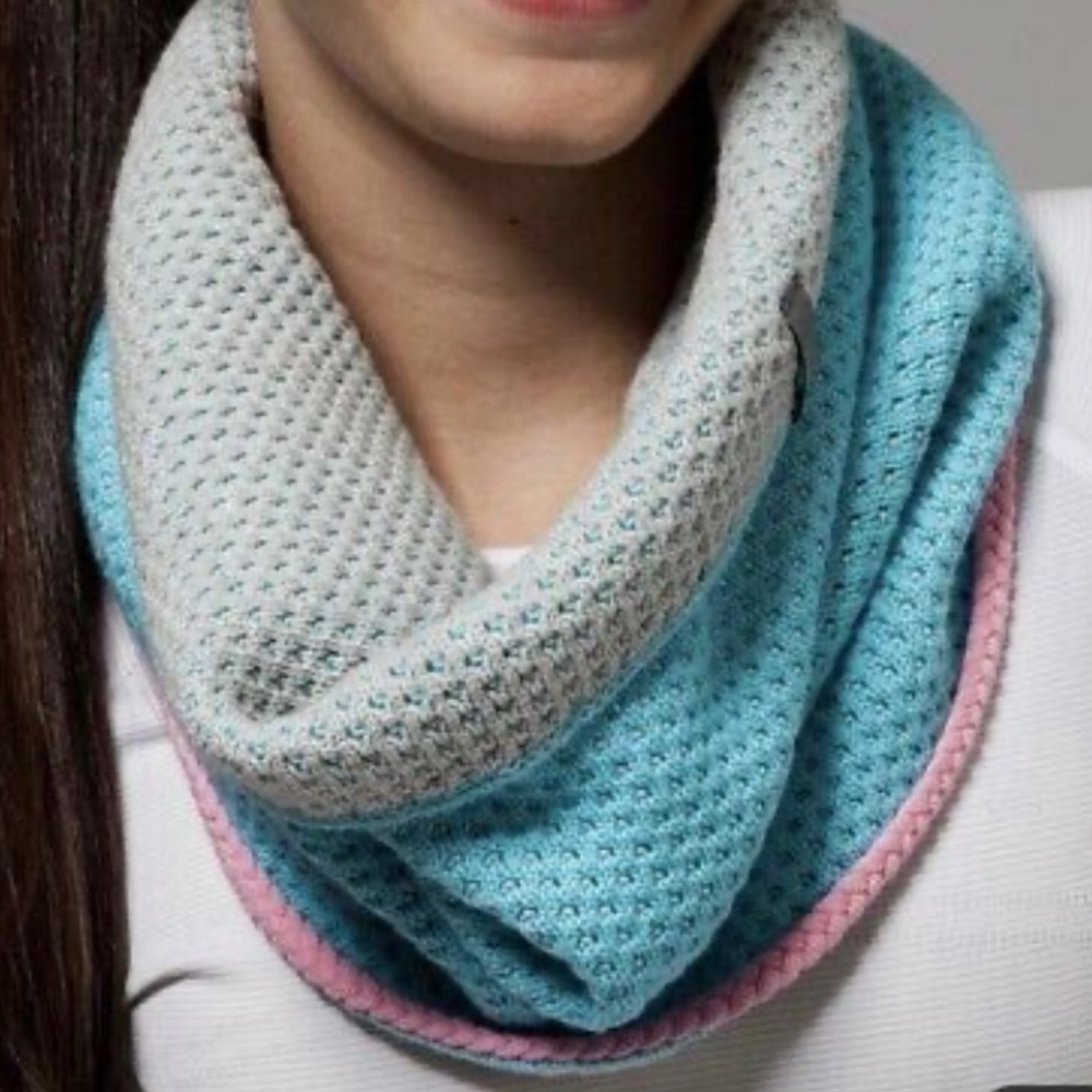 Ivivva reversible knit infinity scarf